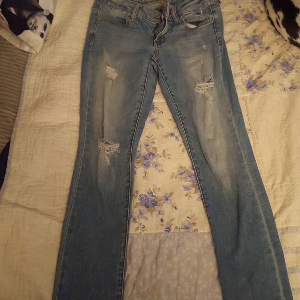 American Eagle distressed jeggins